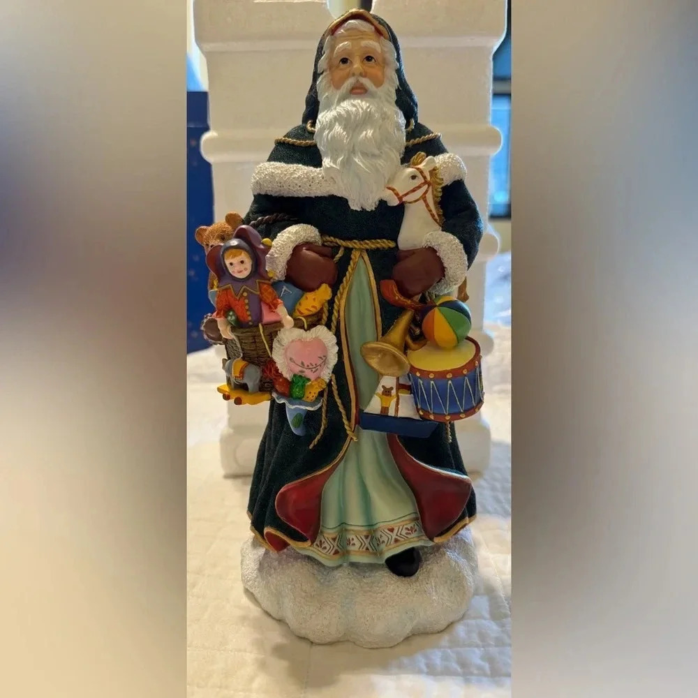 Polka Reflections of Xmas KRIS KRINGLE “Spirit of Hope” Santa Clause Figurine.